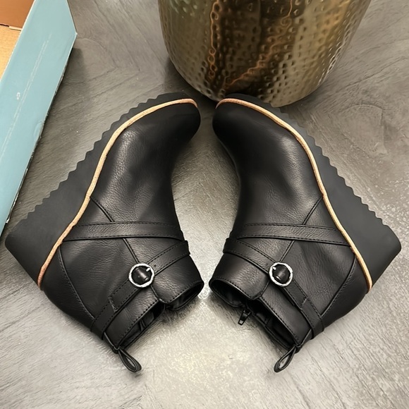 Life Stride Zinfandel Wedge Bootie - Picture 7 of 12